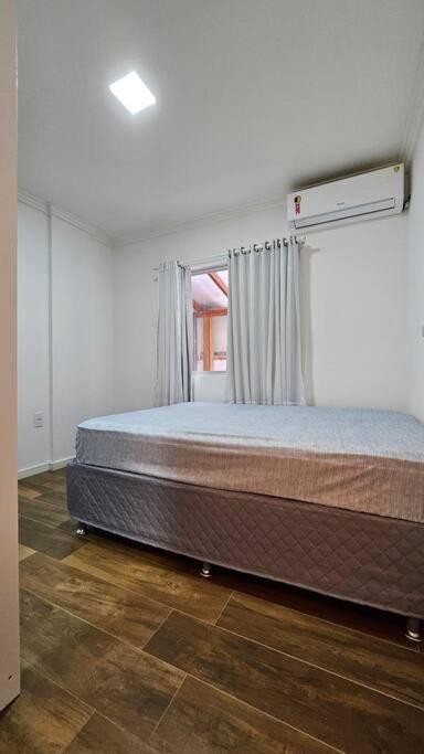 Com Terraco E Churrasqueira, Pertinho Do Mar Apartamento *