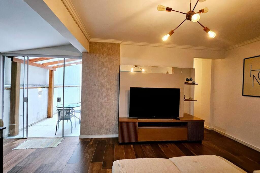 Apartamento Com Terraco E Churrasqueira, Pertinho Do Mar
