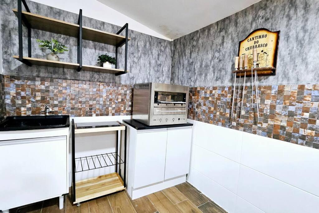 Apartamento Com Terraco E Churrasqueira, Pertinho Do Mar *