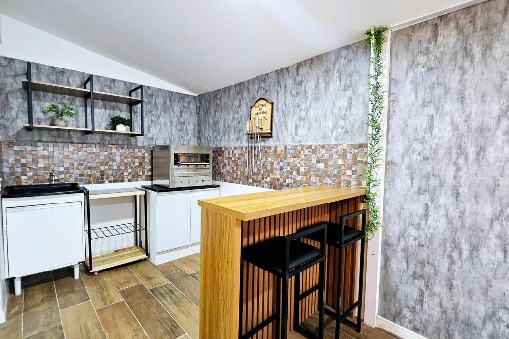 Com Terraco E Churrasqueira, Pertinho Do Mar Apartamento